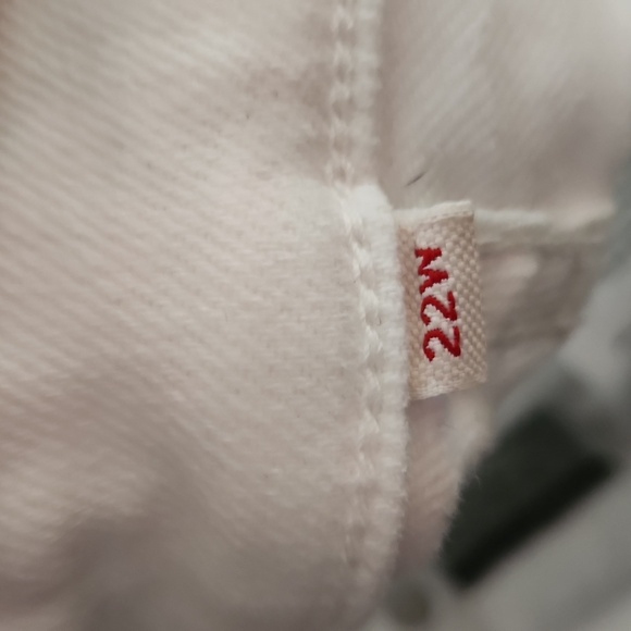 Levis red tag jean shorts - Picture 6 of 7